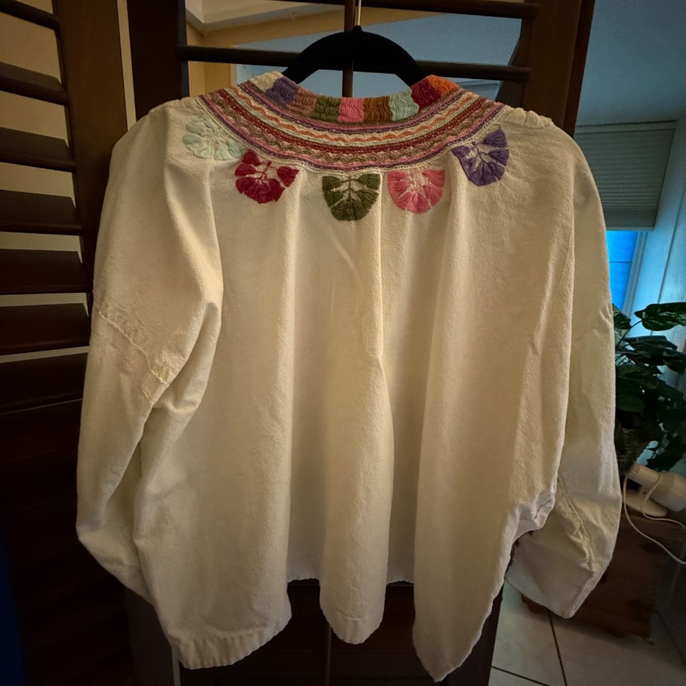 VNT MEXICAN HAND-EMBROIDERED BLOUSE SIZE M/L WHITE - Picture 3 of 7